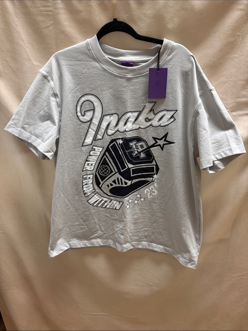 (NWT) Inaka Power power Ring Light Gray Short Sleeve Tee with Black Graphic M